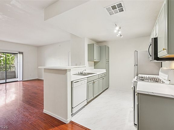3rd image of 8250 N Grand Canyon Dr Unit 2034