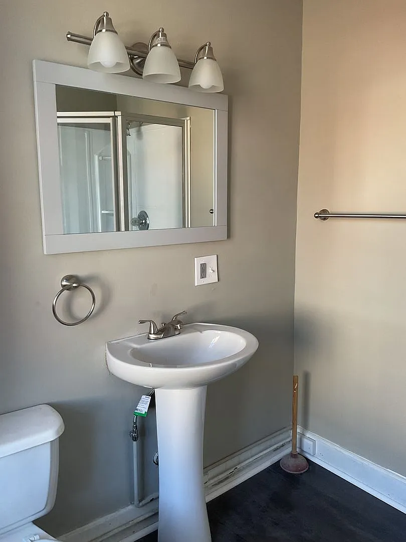 910 N 3rd Street — Photo 3
