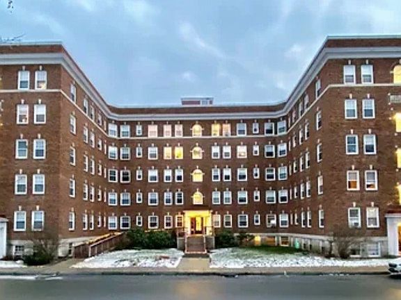 3rd image of 17 Church St APT 41