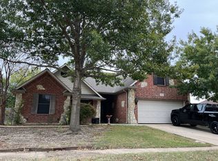 904 New York Ave, Midlothian, TX 76065