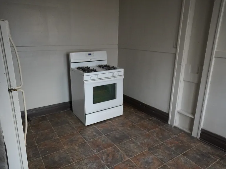 130 E 13th Ave #6 — Photo 8