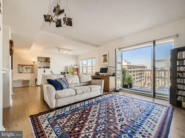 250 President St Unit 305, Baltimore, MD 21202