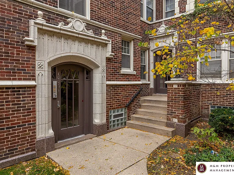 1002 North Boulevard — Photo 14