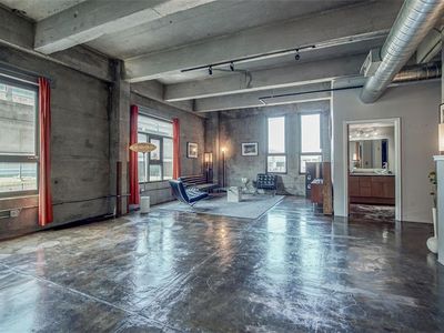 360 W Pershing Rd STE 60, Kansas City, MO, 64108