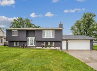 1212 3rd St NW, Independence, IA 50644