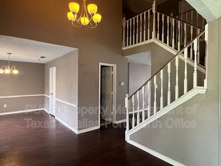 1404 Straus Rd — Photo 4