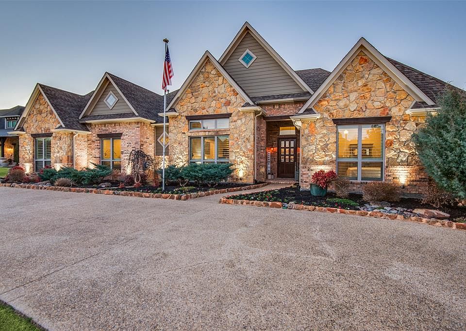 1st image of 3328 Club View Dr