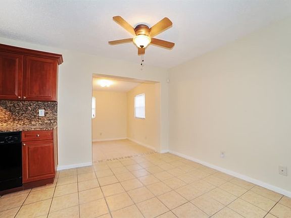 5th image of 5625 Gateway Dr