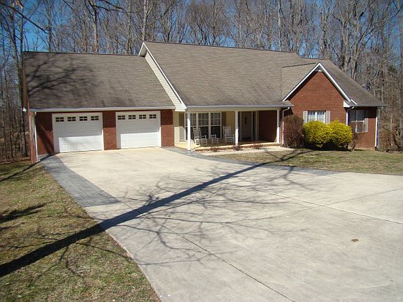 3rd image of 851 Shady Oaks Dr