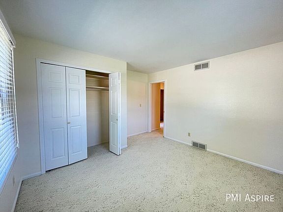 4th image of 2403 Elmhurst Pl