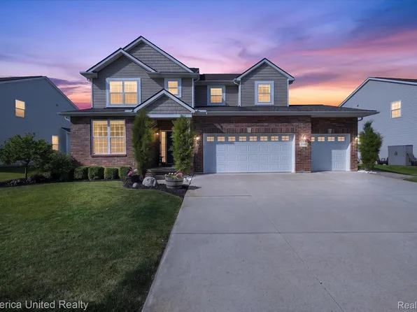 10948 Bouldercrest Dr, South Lyon, MI 48178