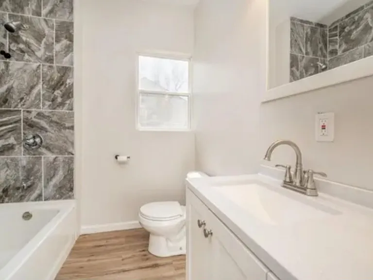 1631 N Hydraulic St — Photo 2