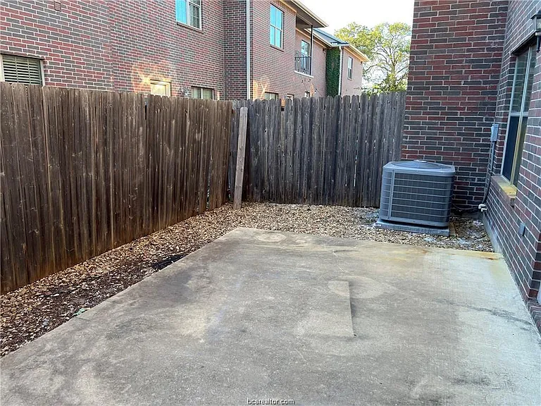 150 Forest Dr — Photo 13