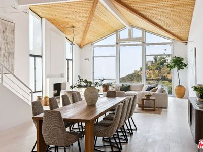 1063 Stradella Rd, Los Angeles, CA, 90077