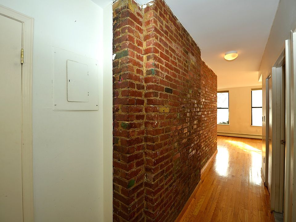 1st image of 742 E 6th St APT 11
