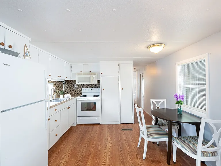 603 Locarno Dr — Photo 6