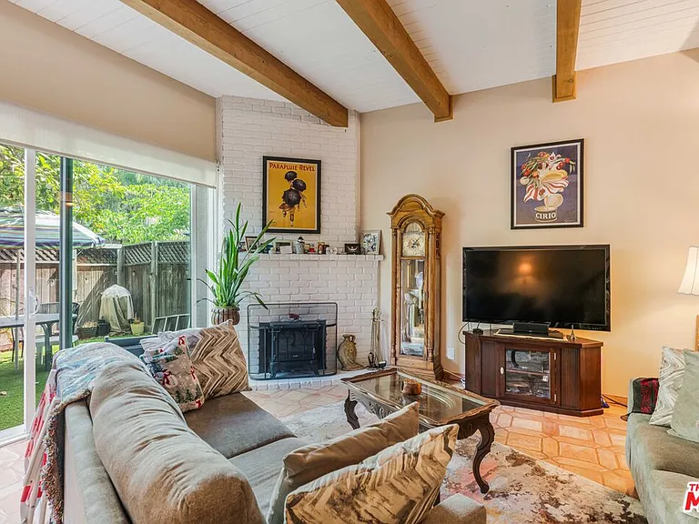 6249 Green Valley Cir — Photo 1