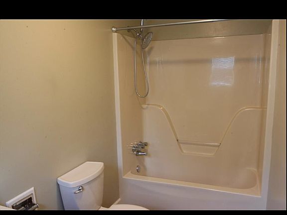 5th image of 705 NE 2nd St