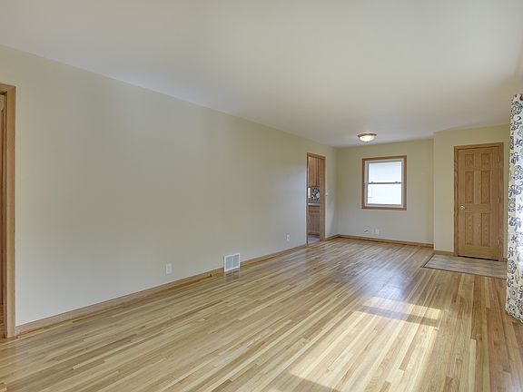 4th image of 4807 Jefferson St NE