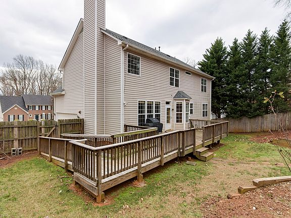 3rd image of 2 Old Orchard Ln
