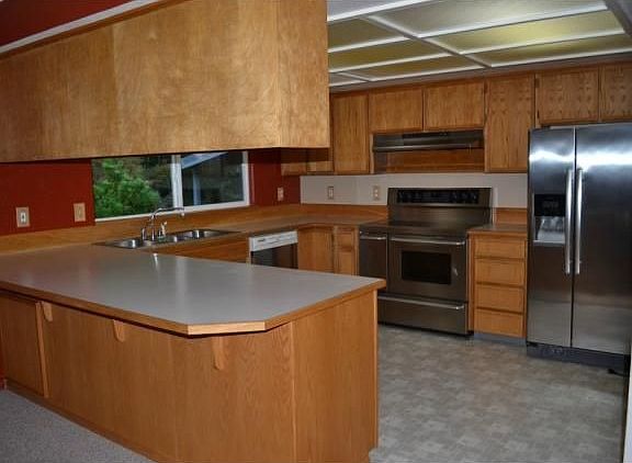 5th image of 881 E Lakeshore Dr