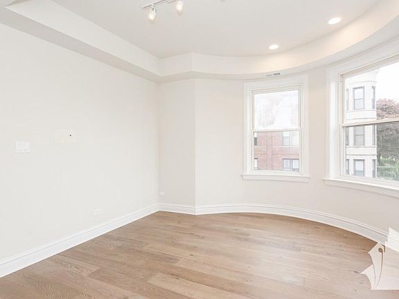4th image of 2543 N California Ave #2A