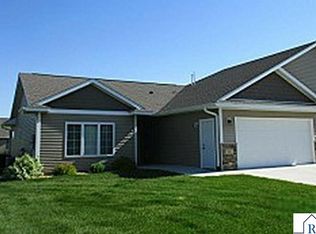 301 Skylark Dr, Mankato, MN 56001