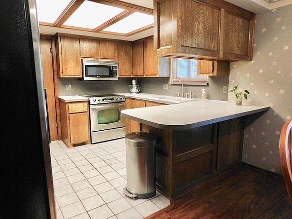 4th image of 3015 NE Lancaster Ln