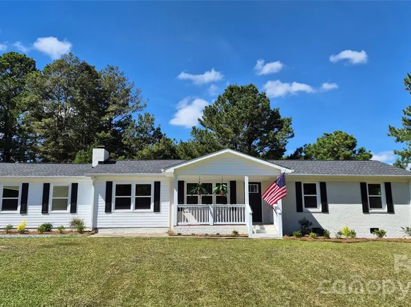3268 Hoke Rd, Heath Springs, SC 29058