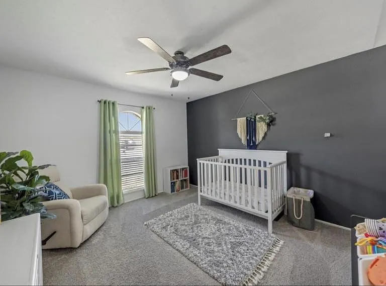 526 Windsor Dr — Photo 10
