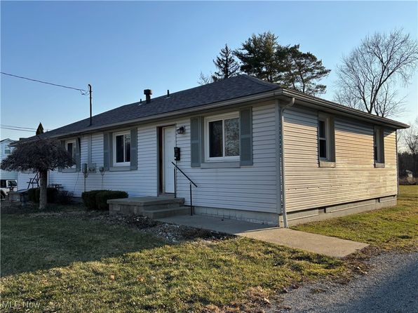 270 Walnut St, Leetonia, OH 44431