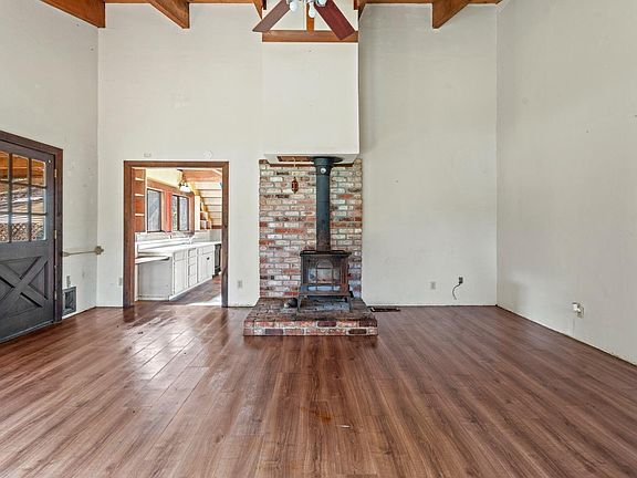 5th image of 8810 East Road