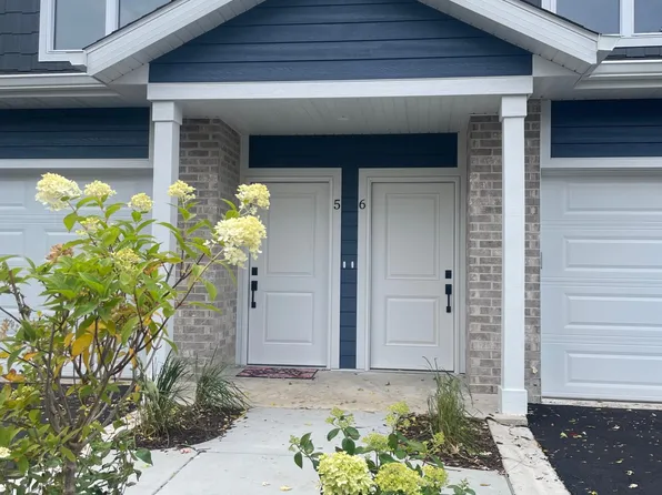 2709 Silvernail Rd, Pewaukee, WI 53072