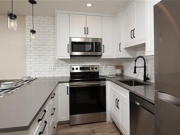 3rd image of 408 12th Ave S #C
