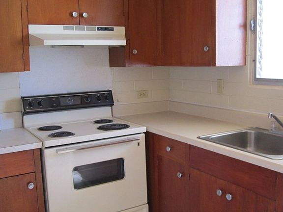 2nd image of 1725 Kaluhikai Ln APT 7