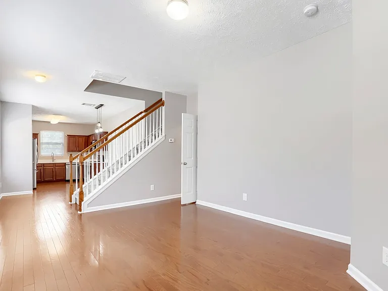 1235 Bainbridge Dr — Photo 3