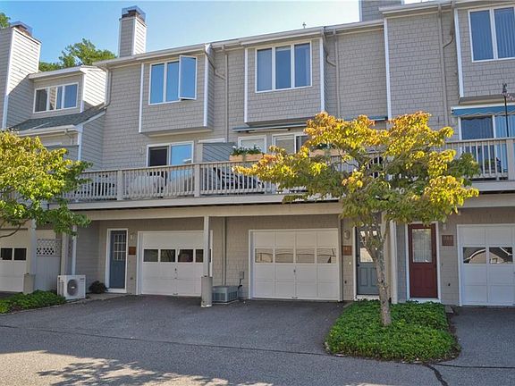 3rd image of 346 Spinnaker Ln #346