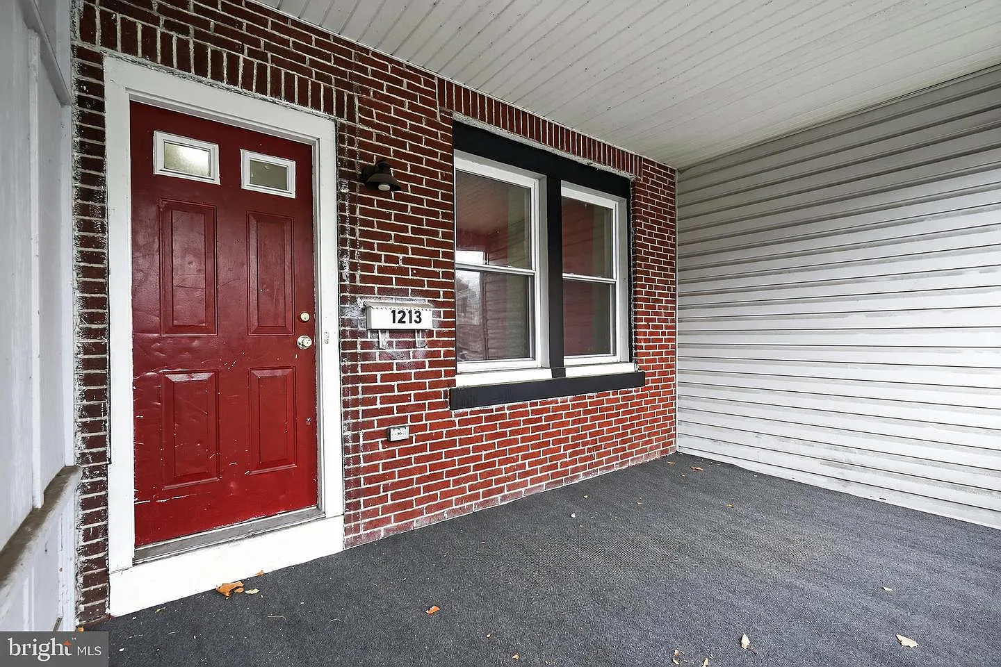 1213 Empire Ave photo 1