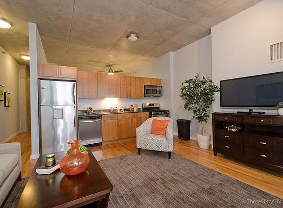 3rd image of 1720 S Michigan Ave APT 2914