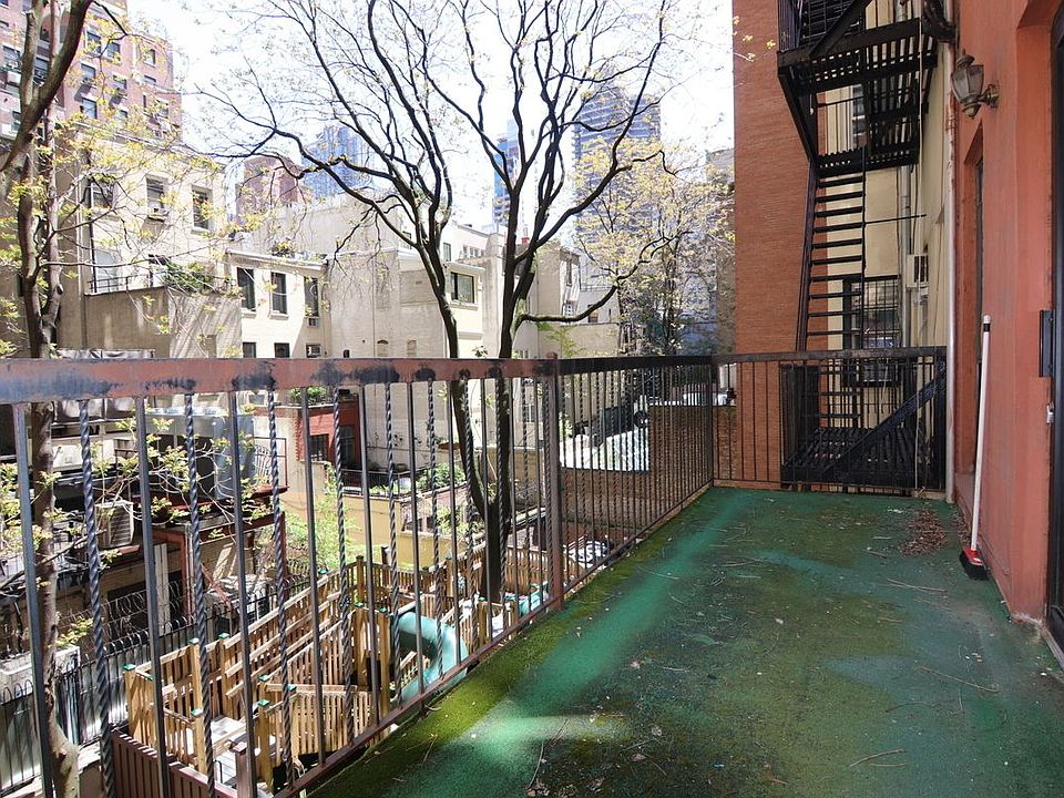 1st image of 107 E 60th St Fl 3