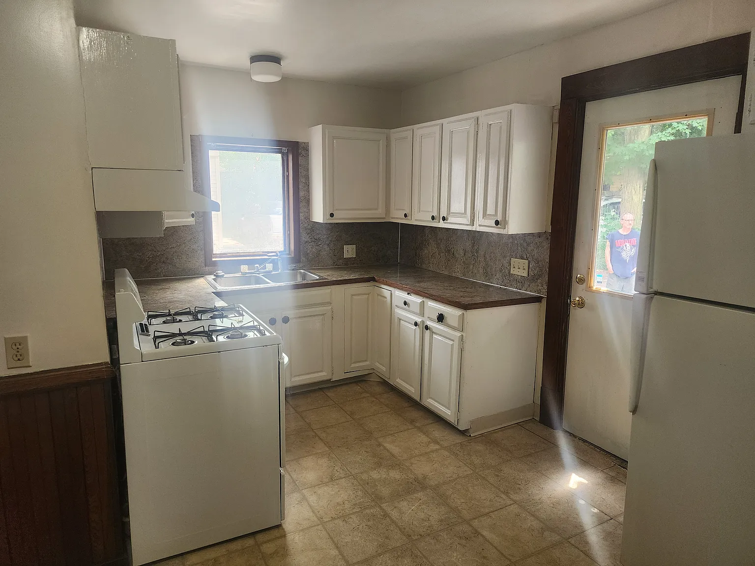 3 bed, $1,645 — Photo 3