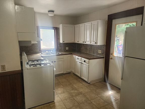 3rd image of 234 Page St NE #1