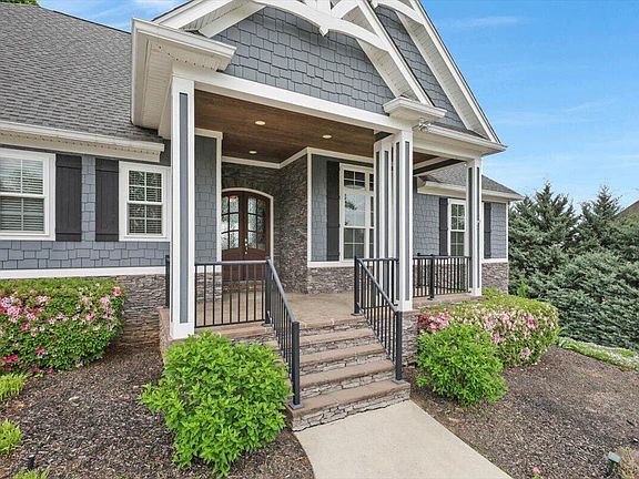4th image of 6201 Breezy Hollow Ln
