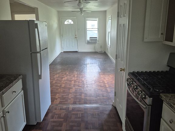 4th image of 3114 Dennis St