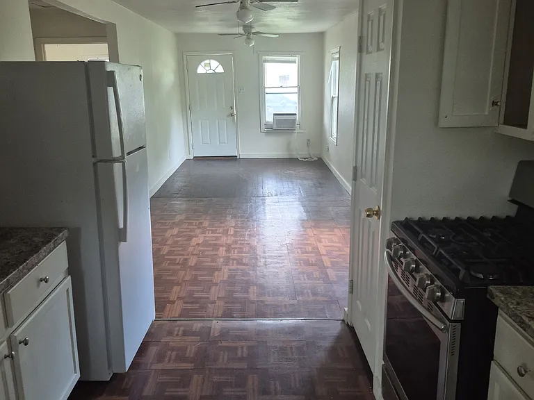 3114 Dennis St — Photo 4