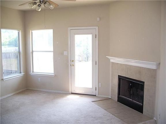 3rd image of 205 Saul St
