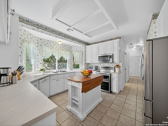 4th image of 801 Gallagher Dr