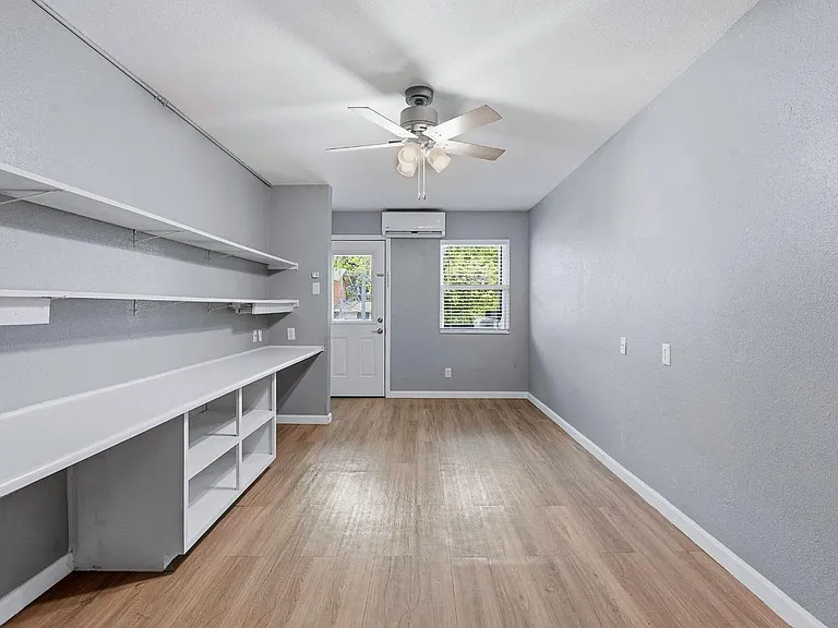2910 Medical Arts St #103B — Photo 4