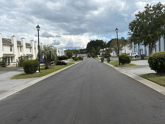5th image of 231 Pine Shadow Dr