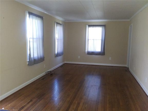 3rd image of 2 Langley Ave
